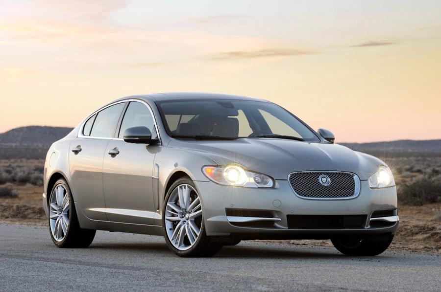  Jaguar XF Supercharged 2010 года  (фото 43 из 56)